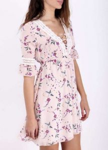 Vestido floral con escote